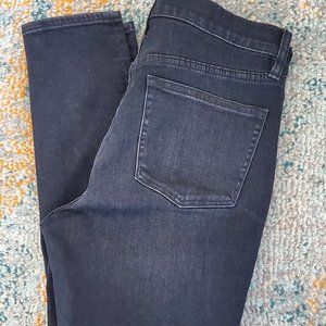 9" high-rise toothpick jean in Charcoal wash